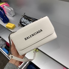 프라이빗세일 발렌시아가 에브리데이 크로스바디 백 BALENCIAGA EVERYDAY CROSS BODY BAG 529763 DLQ4N