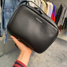 프라이빗 세일 발렌시아가 에브리데이 카메라백 미디움 BALENCIAGA EVERY DAY CAMERA BAG M 489812 D6W1N