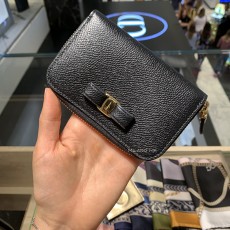 [SALE] 페라가모 금장 리본 반지갑 FERRAGAMO GOLD RIBON WALLET 22D199