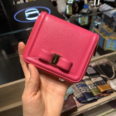 [SALE] 페라가모 바라 집어라운드 지갑 FERRAGAMO BARA ZIP ARONMD WALLET 22D156