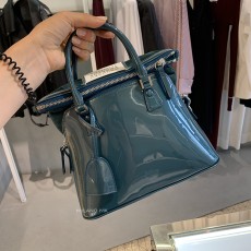 [SEASON SALE] 메종마르지엘라 에나멜  5AC 스몰 백 MAISON MARGIELA ENAMEL  5AC SMALL BAG S56WG0082