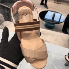 [세일제품] 펜디 로고 샌들 FENDI LOGO SANDALS HEEL 8X6846